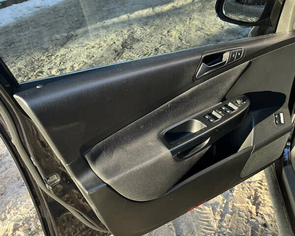 Черный Фольксваген Пассат, объемом двигателя 1.97 л и пробегом 224 тыс. км за 6800 $, фото 19 на Automoto.ua