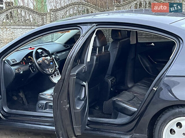 Черный Фольксваген Пассат, объемом двигателя 1.99 л и пробегом 275 тыс. км за 5750 $, фото 18 на Automoto.ua