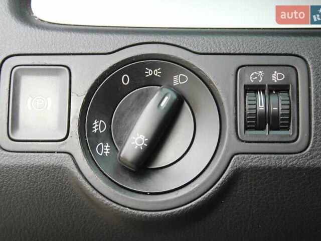 Черный Фольксваген Пассат, объемом двигателя 1.8 л и пробегом 173 тыс. км за 7500 $, фото 22 на Automoto.ua