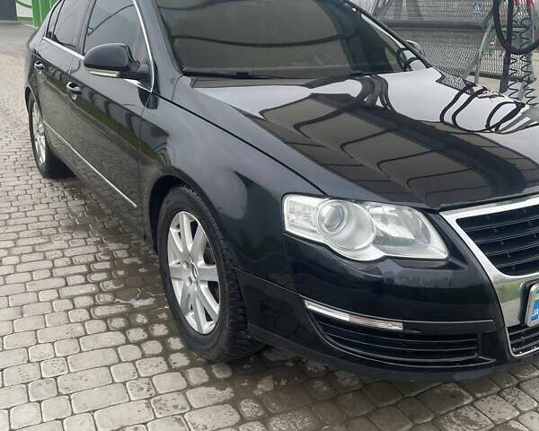 Черный Фольксваген Пассат, объемом двигателя 1.39 л и пробегом 322 тыс. км за 5100 $, фото 1 на Automoto.ua