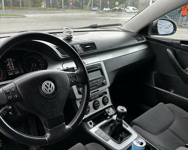 Черный Фольксваген Пассат, объемом двигателя 2 л и пробегом 310 тыс. км за 5600 $, фото 9 на Automoto.ua