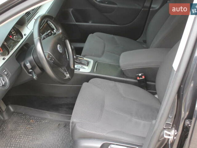 Черный Фольксваген Пассат, объемом двигателя 1.8 л и пробегом 173 тыс. км за 7500 $, фото 18 на Automoto.ua