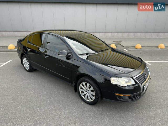 Черный Фольксваген Пассат, объемом двигателя 1.8 л и пробегом 247 тыс. км за 5999 $, фото 8 на Automoto.ua