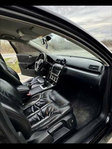 Черный Фольксваген Пассат, объемом двигателя 1.99 л и пробегом 274 тыс. км за 6100 $, фото 7 на Automoto.ua