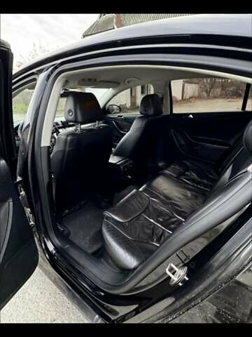 Черный Фольксваген Пассат, объемом двигателя 1.99 л и пробегом 274 тыс. км за 6100 $, фото 4 на Automoto.ua