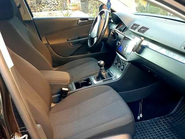 Чорний Фольксваген Пассат, об'ємом двигуна 1.6 л та пробігом 290 тис. км за 7500 $, фото 4 на Automoto.ua