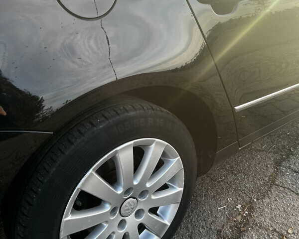 Черный Фольксваген Пассат, объемом двигателя 1.6 л и пробегом 294 тыс. км за 7600 $, фото 15 на Automoto.ua