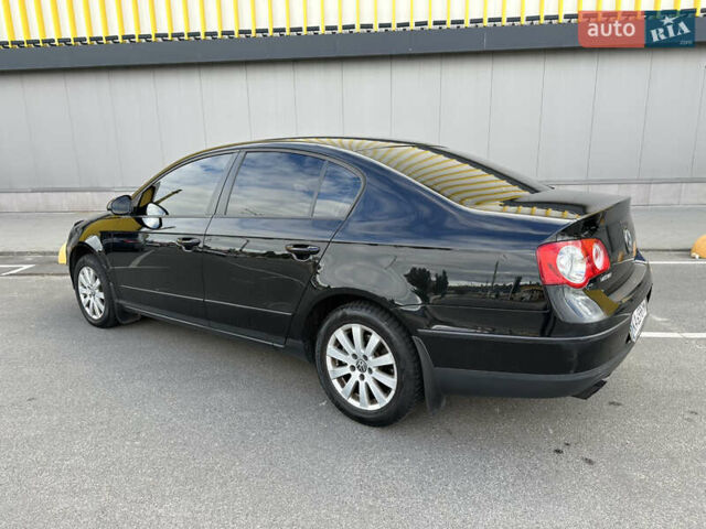 Черный Фольксваген Пассат, объемом двигателя 1.8 л и пробегом 247 тыс. км за 5999 $, фото 4 на Automoto.ua