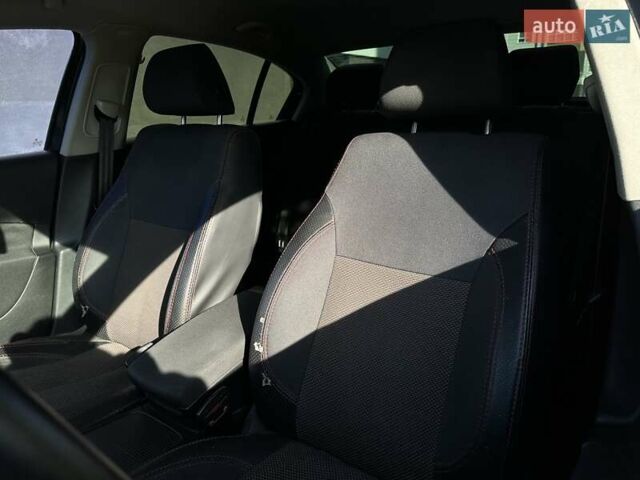 Чорний Фольксваген Пассат, об'ємом двигуна 1.97 л та пробігом 217 тис. км за 7700 $, фото 18 на Automoto.ua