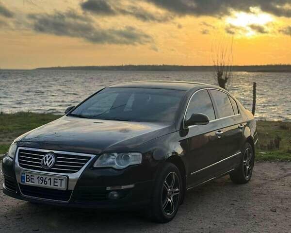 Черный Фольксваген Пассат, объемом двигателя 1.8 л и пробегом 267 тыс. км за 7000 $, фото 1 на Automoto.ua