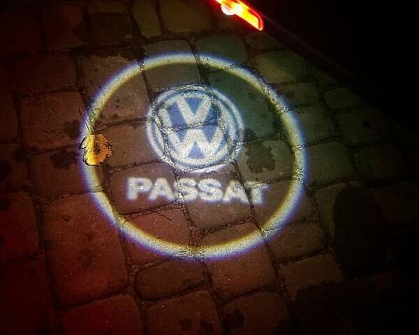 Чорний Фольксваген Пассат, об'ємом двигуна 1.8 л та пробігом 294 тис. км за 7000 $, фото 8 на Automoto.ua