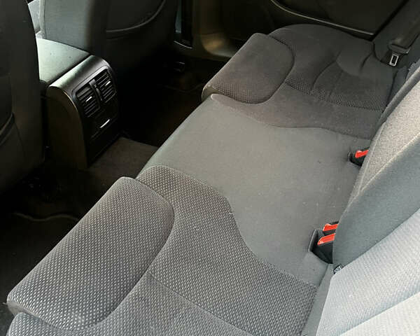 Черный Фольксваген Пассат, объемом двигателя 1.6 л и пробегом 294 тыс. км за 7600 $, фото 26 на Automoto.ua