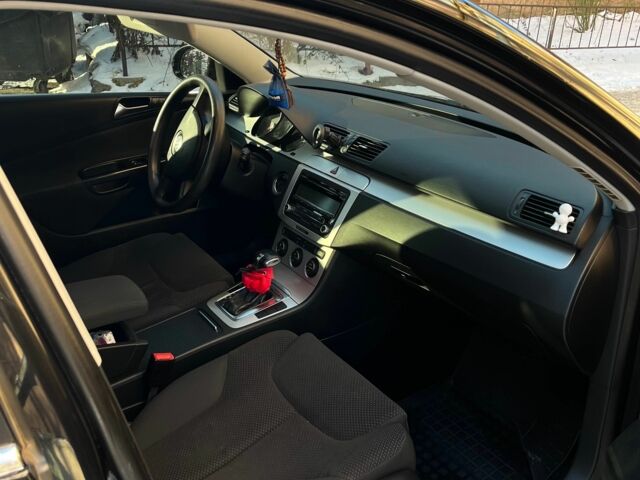 Чорний Фольксваген Пассат, об'ємом двигуна 2 л та пробігом 224 тис. км за 6800 $, фото 5 на Automoto.ua