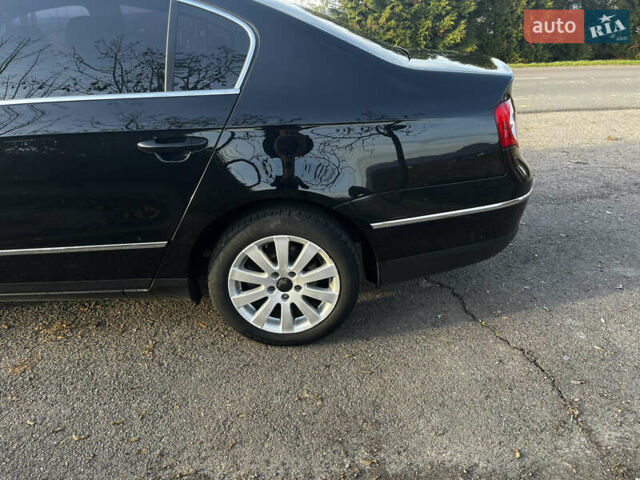Черный Фольксваген Пассат, объемом двигателя 1.6 л и пробегом 294 тыс. км за 7600 $, фото 10 на Automoto.ua