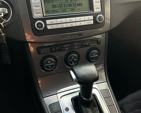 Черный Фольксваген Пассат, объемом двигателя 1.8 л и пробегом 247 тыс. км за 5999 $, фото 15 на Automoto.ua