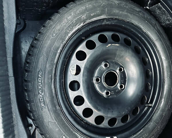 Черный Фольксваген Пассат, объемом двигателя 1.6 л и пробегом 199 тыс. км за 7950 $, фото 33 на Automoto.ua