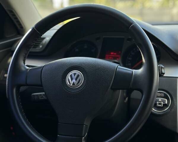 Чорний Фольксваген Пассат, об'ємом двигуна 1.97 л та пробігом 217 тис. км за 7700 $, фото 16 на Automoto.ua