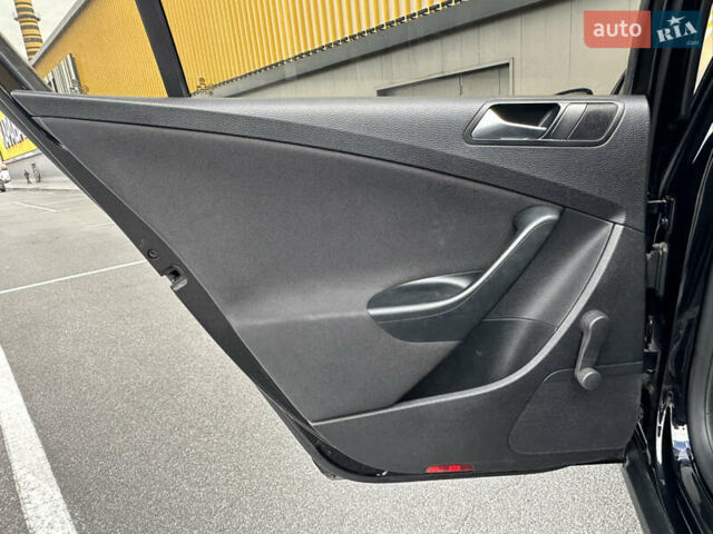 Черный Фольксваген Пассат, объемом двигателя 1.8 л и пробегом 247 тыс. км за 5999 $, фото 26 на Automoto.ua