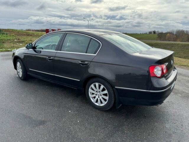 Чорний Фольксваген Пассат, об'ємом двигуна 2 л та пробігом 298 тис. км за 2200 $, фото 1 на Automoto.ua