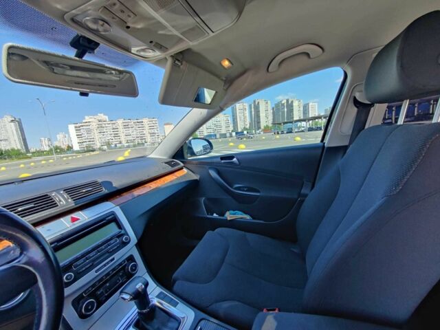 Черный Фольксваген Пассат, объемом двигателя 1.8 л и пробегом 315 тыс. км за 6999 $, фото 5 на Automoto.ua