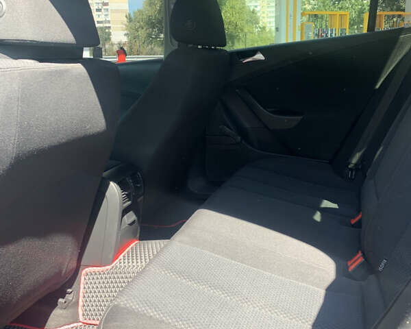 Чорний Фольксваген Пассат, об'ємом двигуна 1.97 л та пробігом 230 тис. км за 7500 $, фото 11 на Automoto.ua