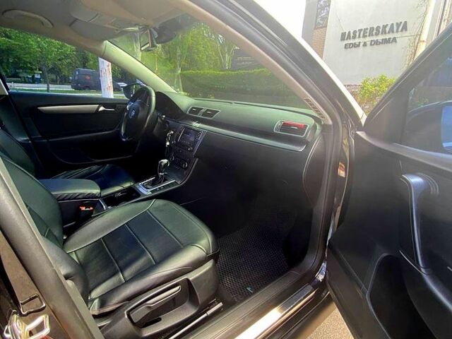 Черный Фольксваген Пассат, объемом двигателя 1.8 л и пробегом 120 тыс. км за 9999 $, фото 12 на Automoto.ua