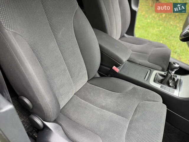 Черный Фольксваген Пассат, объемом двигателя 1.6 л и пробегом 221 тыс. км за 7550 $, фото 18 на Automoto.ua