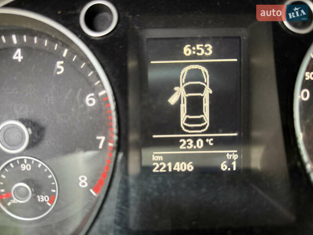 Черный Фольксваген Пассат, объемом двигателя 1.6 л и пробегом 221 тыс. км за 7550 $, фото 12 на Automoto.ua