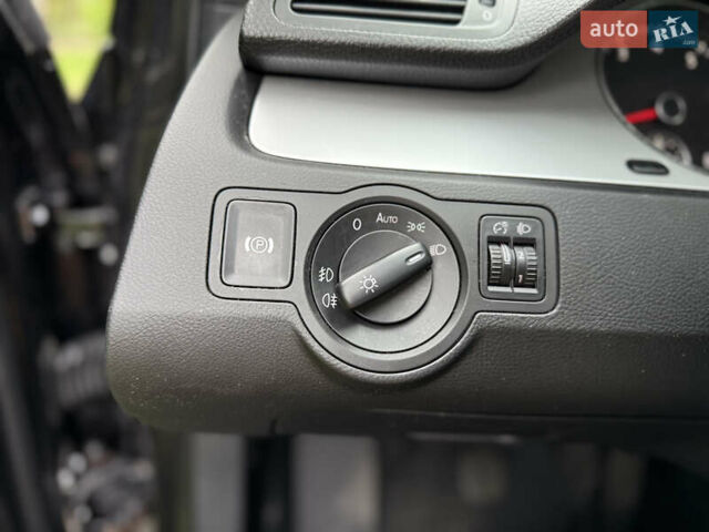 Черный Фольксваген Пассат, объемом двигателя 1.6 л и пробегом 221 тыс. км за 7550 $, фото 11 на Automoto.ua