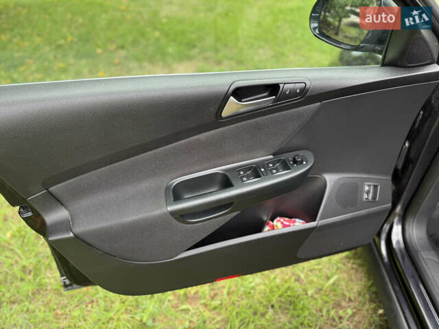 Черный Фольксваген Пассат, объемом двигателя 1.6 л и пробегом 221 тыс. км за 7550 $, фото 9 на Automoto.ua