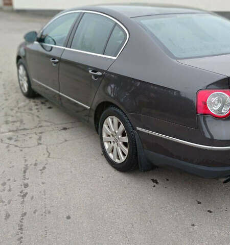 Чорний Фольксваген Пассат, об'ємом двигуна 1.8 л та пробігом 308 тис. км за 8000 $, фото 3 на Automoto.ua