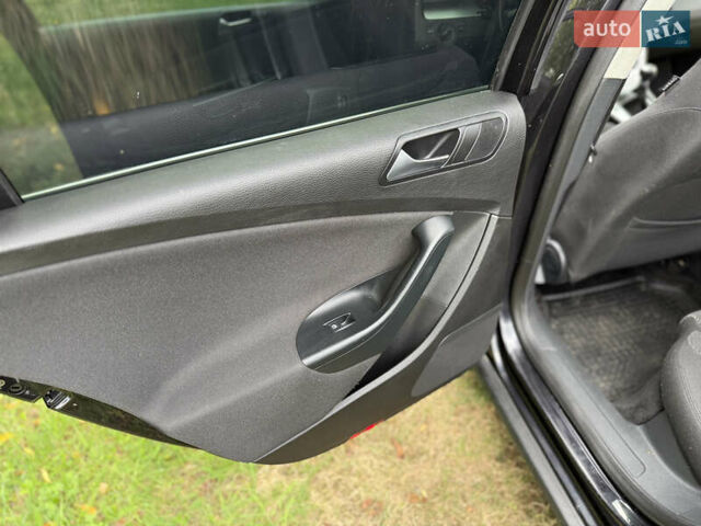 Черный Фольксваген Пассат, объемом двигателя 1.6 л и пробегом 221 тыс. км за 7550 $, фото 23 на Automoto.ua