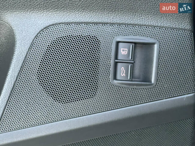 Черный Фольксваген Пассат, объемом двигателя 1.6 л и пробегом 243 тыс. км за 7550 $, фото 55 на Automoto.ua
