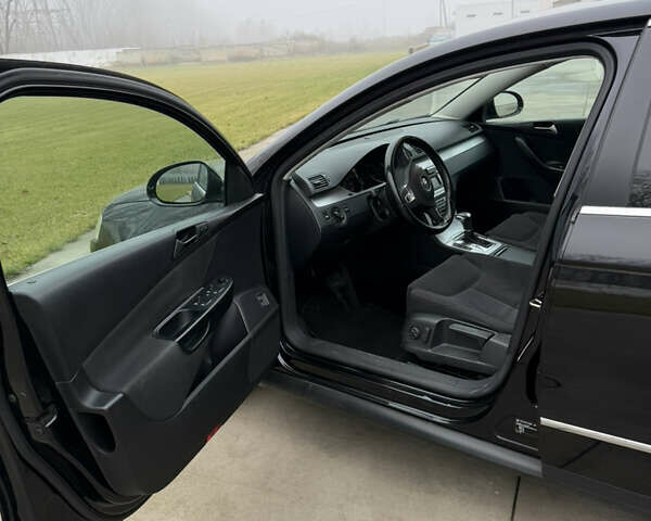 Чорний Фольксваген Пассат, об'ємом двигуна 1.8 л та пробігом 260 тис. км за 6900 $, фото 13 на Automoto.ua