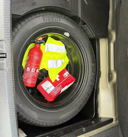 Чорний Фольксваген Пассат, об'ємом двигуна 2 л та пробігом 266 тис. км за 9000 $, фото 30 на Automoto.ua