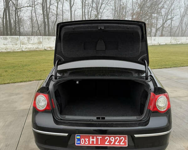 Чорний Фольксваген Пассат, об'ємом двигуна 1.8 л та пробігом 260 тис. км за 6900 $, фото 15 на Automoto.ua