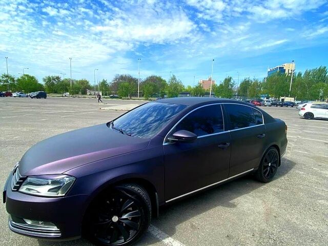 Черный Фольксваген Пассат, объемом двигателя 1.8 л и пробегом 120 тыс. км за 9999 $, фото 1 на Automoto.ua