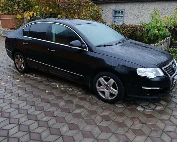 Черный Фольксваген Пассат, объемом двигателя 1.8 л и пробегом 297 тыс. км за 3500 $, фото 3 на Automoto.ua