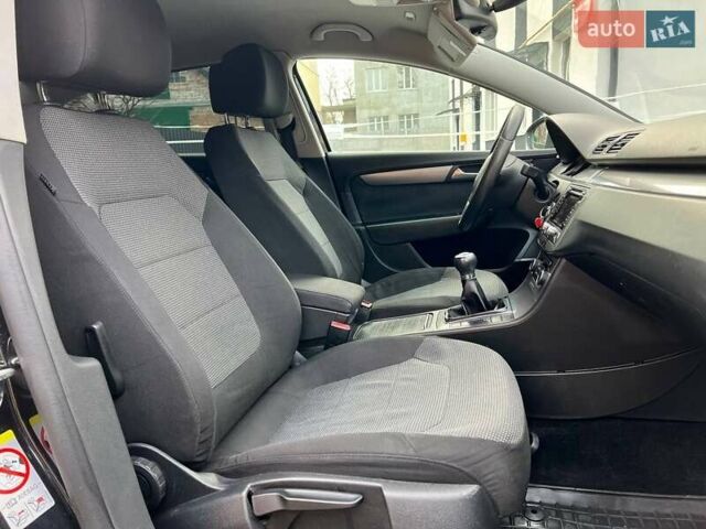 Черный Фольксваген Пассат, объемом двигателя 1.6 л и пробегом 283 тыс. км за 8700 $, фото 9 на Automoto.ua