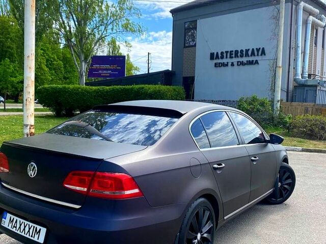 Черный Фольксваген Пассат, объемом двигателя 1.8 л и пробегом 120 тыс. км за 9999 $, фото 4 на Automoto.ua
