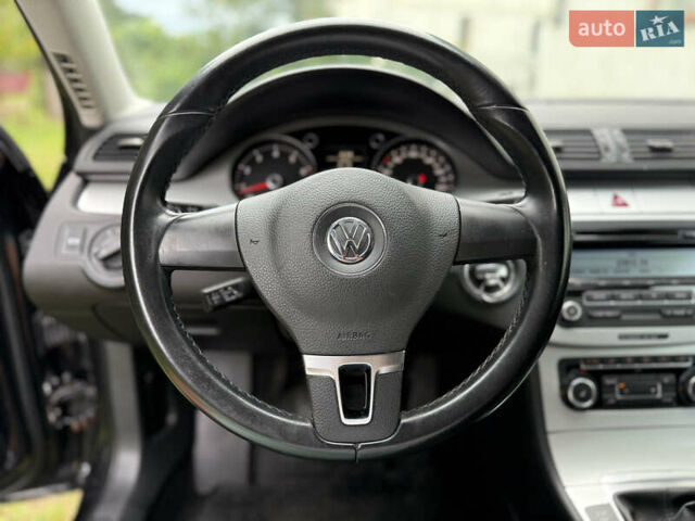 Черный Фольксваген Пассат, объемом двигателя 1.6 л и пробегом 221 тыс. км за 7550 $, фото 13 на Automoto.ua