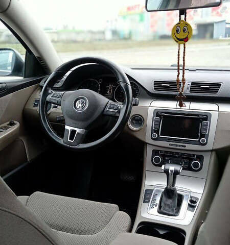 Чорний Фольксваген Пассат, об'ємом двигуна 1.8 л та пробігом 308 тис. км за 8000 $, фото 7 на Automoto.ua