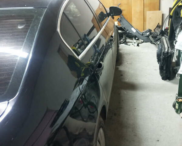 Черный Фольксваген Пассат, объемом двигателя 2 л и пробегом 210 тыс. км за 4300 $, фото 3 на Automoto.ua