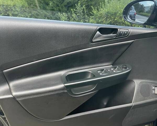 Чорний Фольксваген Пассат, об'ємом двигуна 1.8 л та пробігом 180 тис. км за 8200 $, фото 13 на Automoto.ua