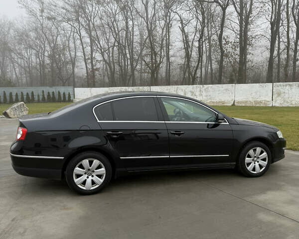 Чорний Фольксваген Пассат, об'ємом двигуна 1.8 л та пробігом 260 тис. км за 6900 $, фото 12 на Automoto.ua