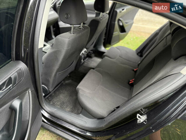 Черный Фольксваген Пассат, объемом двигателя 1.6 л и пробегом 221 тыс. км за 7550 $, фото 22 на Automoto.ua