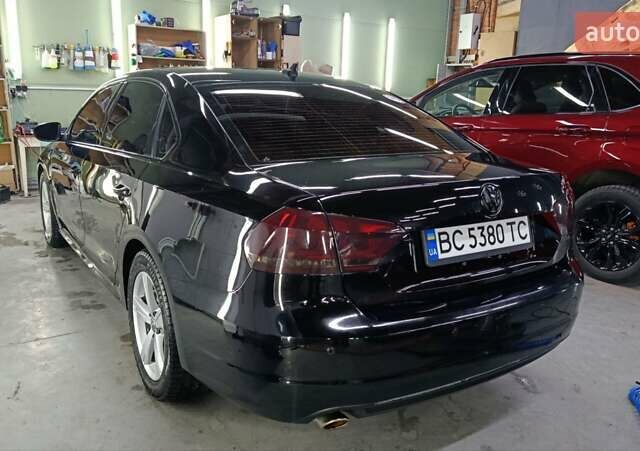 Черный Фольксваген Пассат, объемом двигателя 2.48 л и пробегом 209 тыс. км за 10000 $, фото 2 на Automoto.ua