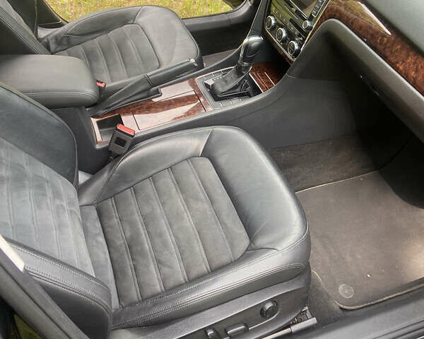 Черный Фольксваген Пассат, объемом двигателя 2.5 л и пробегом 215 тыс. км за 12000 $, фото 22 на Automoto.ua