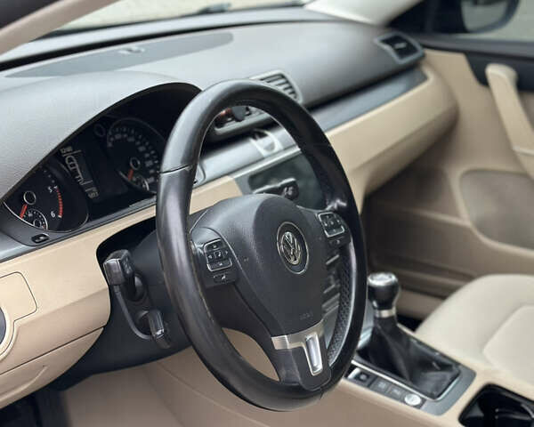 Черный Фольксваген Пассат, объемом двигателя 1.97 л и пробегом 276 тыс. км за 9650 $, фото 18 на Automoto.ua