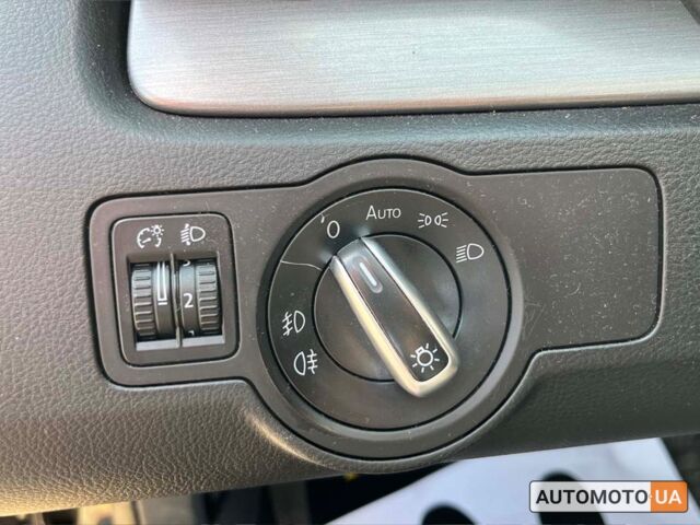 Черный Фольксваген Пассат, объемом двигателя 1.8 л и пробегом 153 тыс. км за 10600 $, фото 11 на Automoto.ua